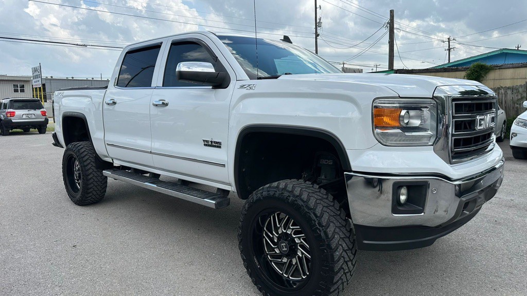 2015 GMC Sierra Image 2