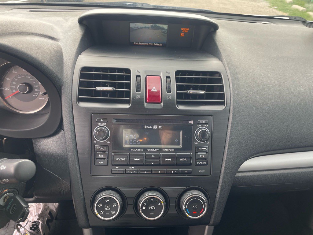 2015 Subaru Forester Image 9