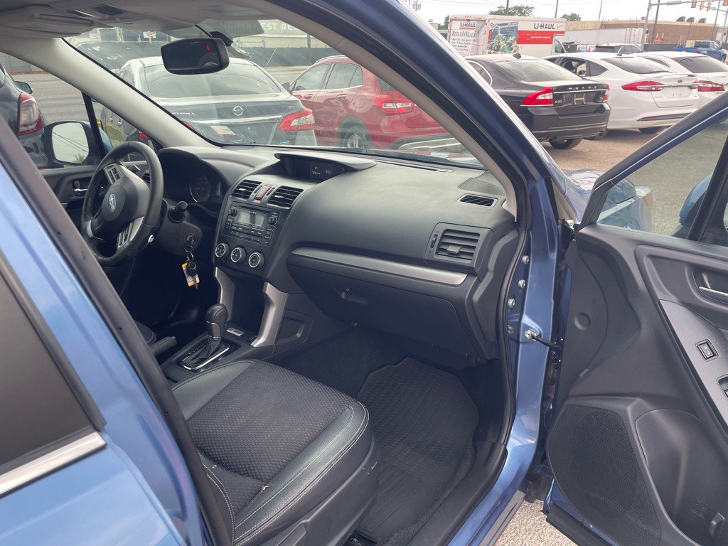 2015 Subaru Forester Image 12