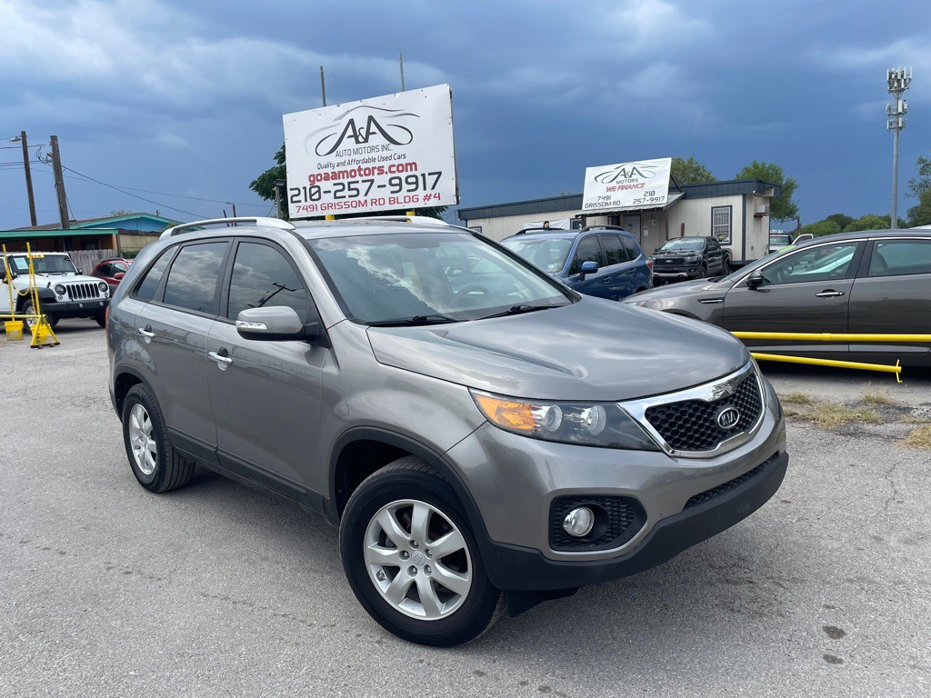 2011 Kia Sorento Image 2