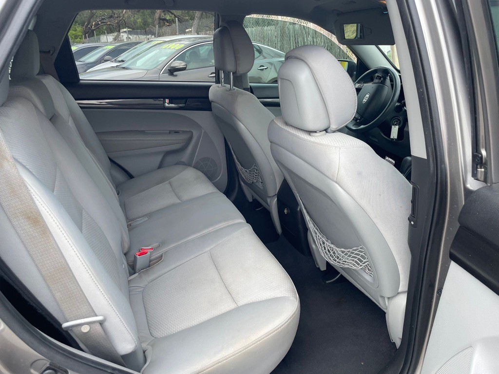 2011 Kia Sorento Image 13