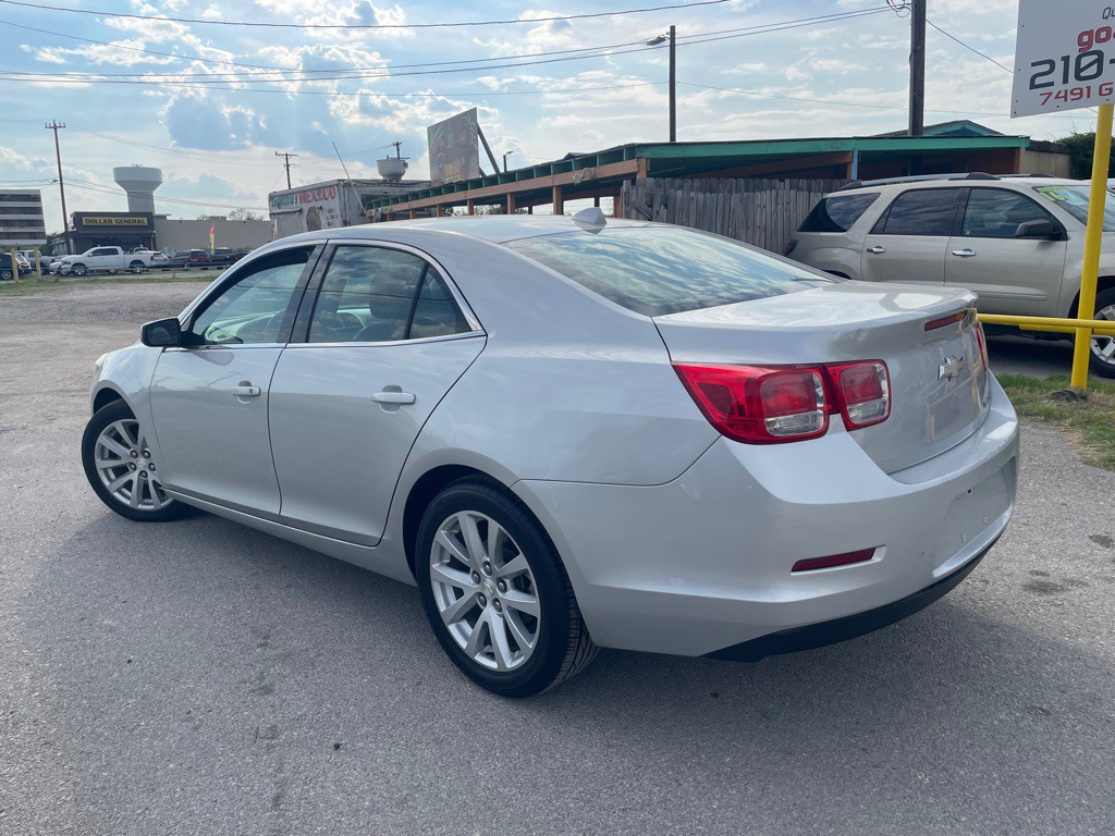 2013 Chevrolet Malibu Image 4