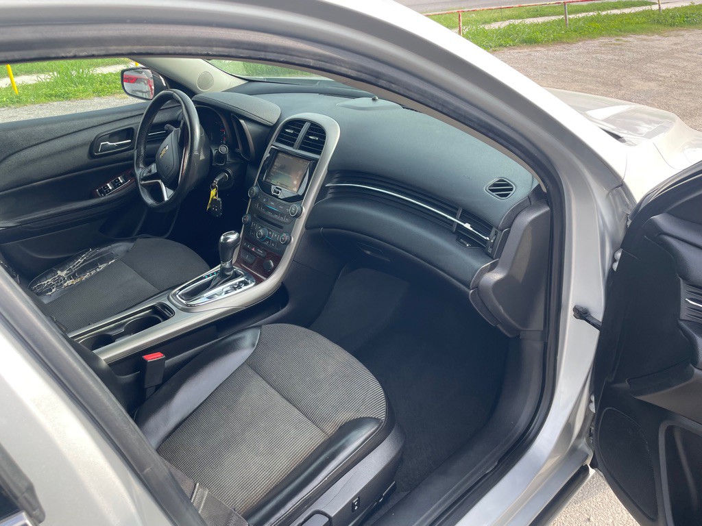 2013 Chevrolet Malibu Image 9