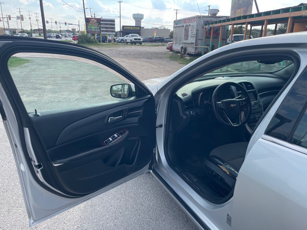 2013 Chevrolet Malibu Image 10