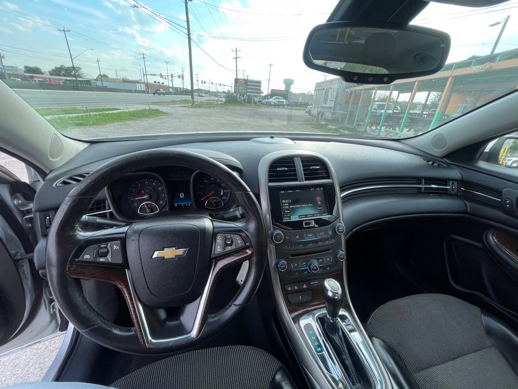 2013 Chevrolet Malibu Image 12