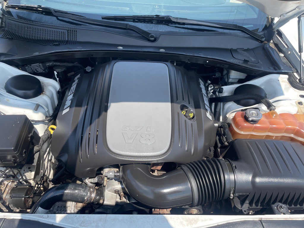 2013 Chrysler 300 Image 14