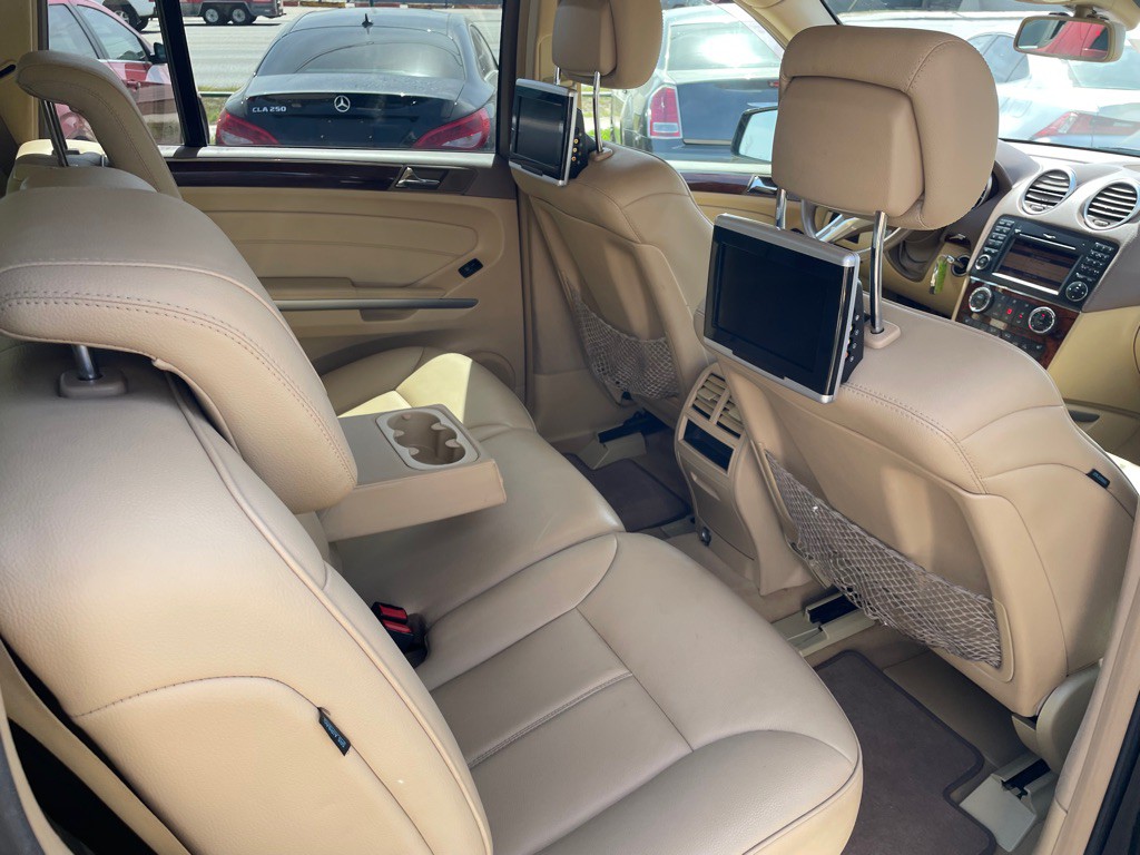 2011 Mercedes-Benz GL-Class Image 9