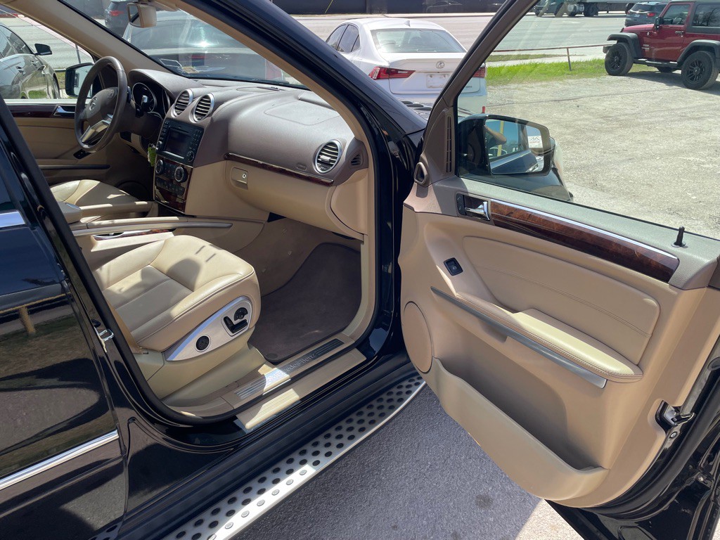2011 Mercedes-Benz GL-Class Image 10