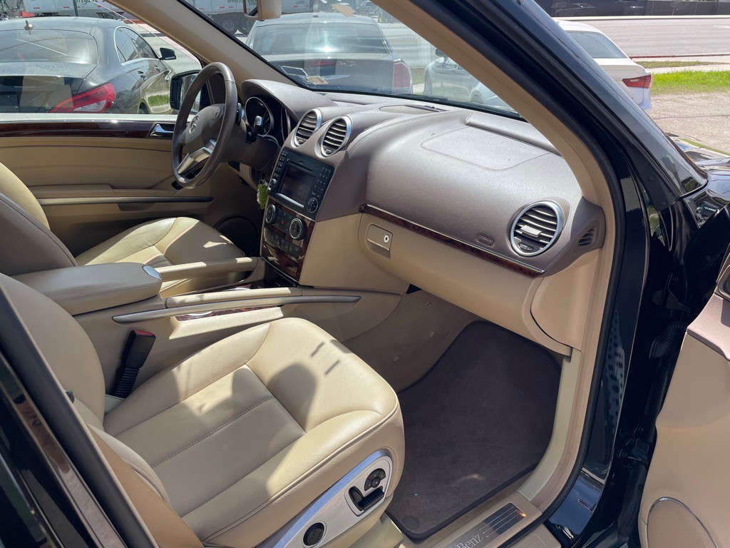 2011 Mercedes-Benz GL-Class Image 11