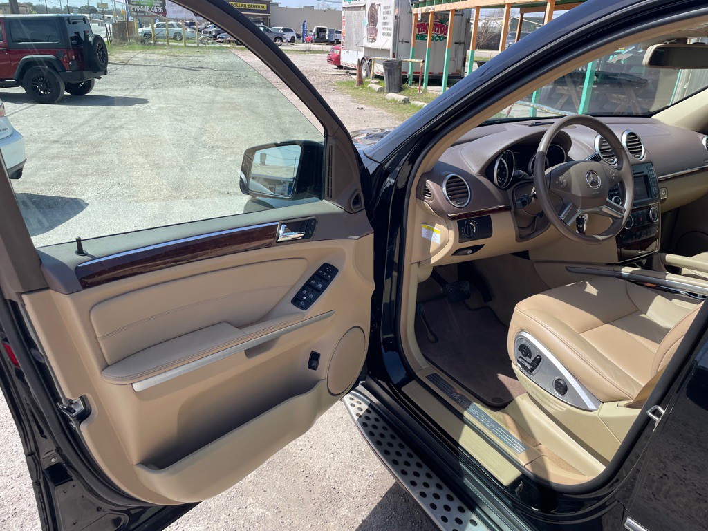 2011 Mercedes-Benz GL-Class Image 12