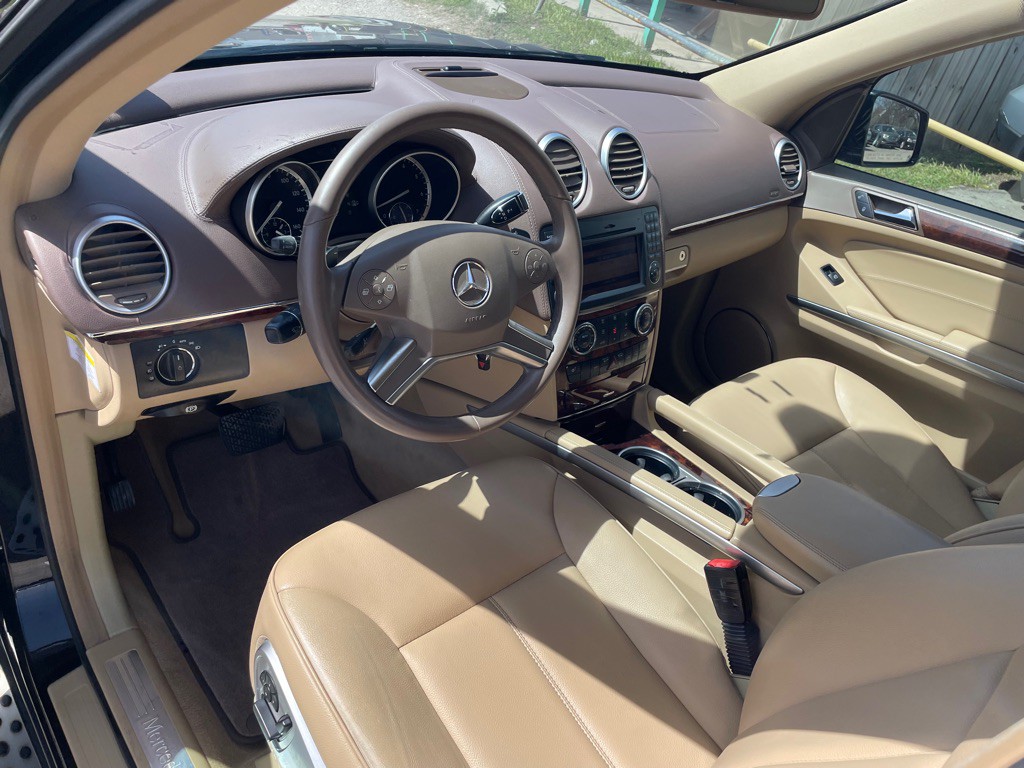 2011 Mercedes-Benz GL-Class Image 13