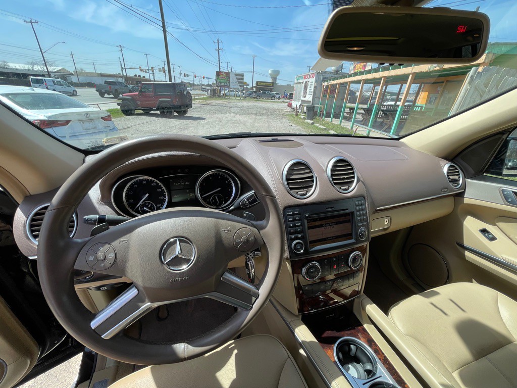 2011 Mercedes-Benz GL-Class Image 14