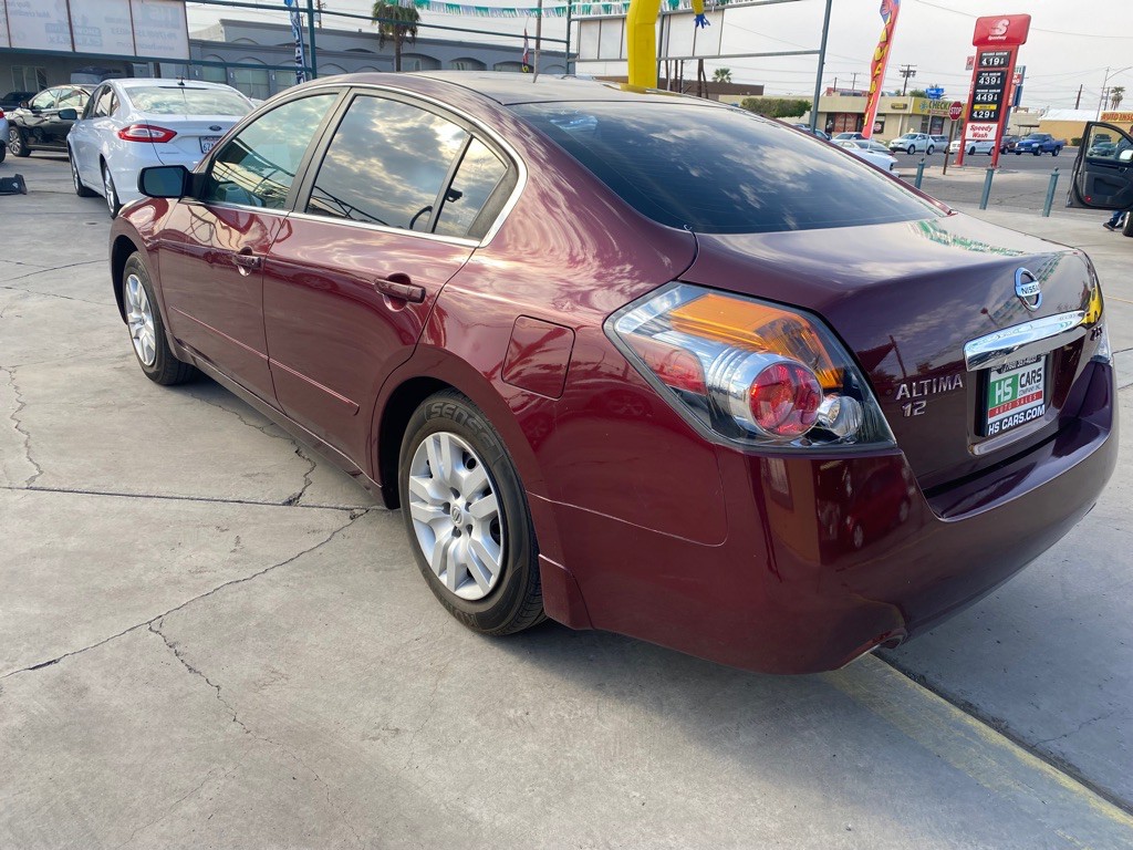 2011 Nissan Altima Image 2