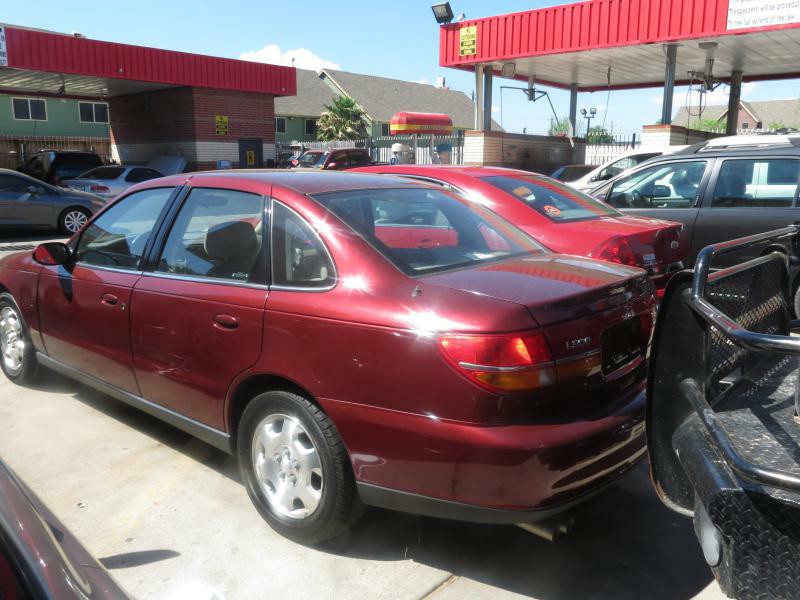 2002 Saturn L300 Image 3