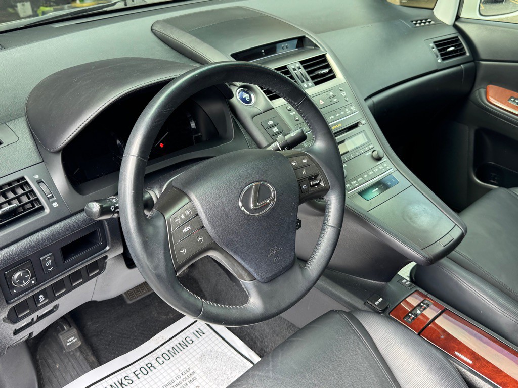 2010 Lexus HS 250h Image 9