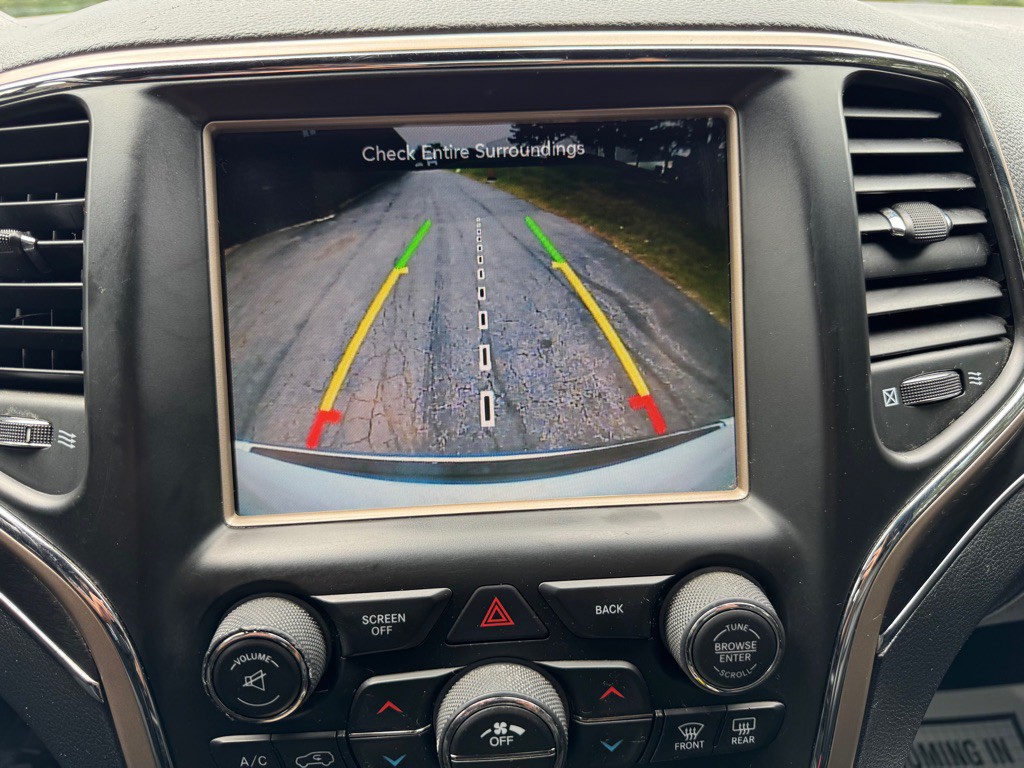 2015 Jeep Grand Cherokee Image 17