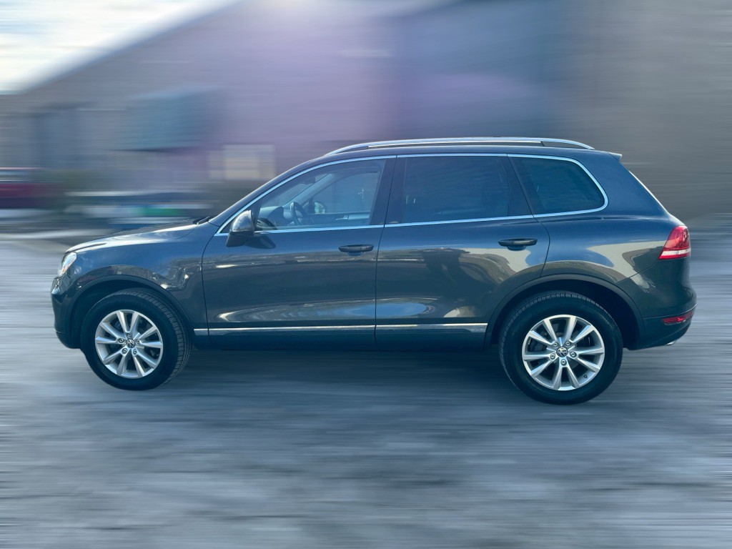 2013 Volkswagen Touareg Image 4