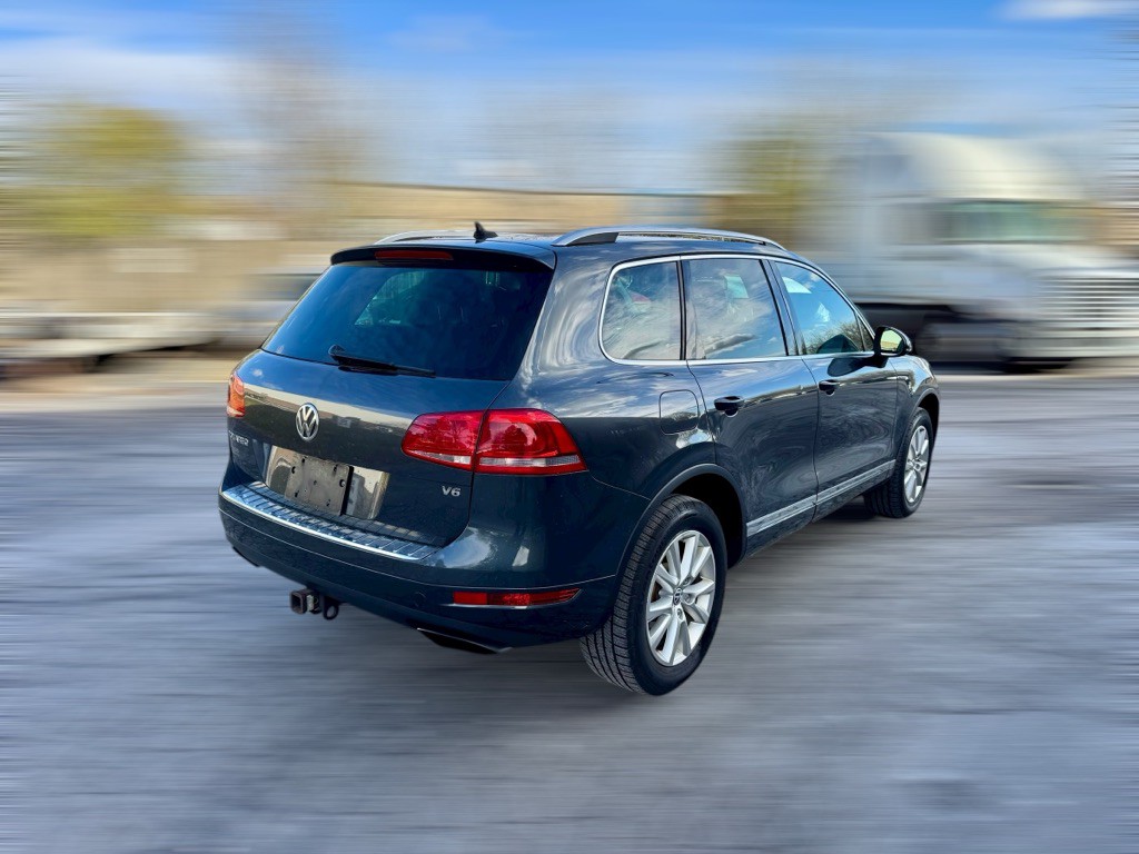 2013 Volkswagen Touareg Image 7