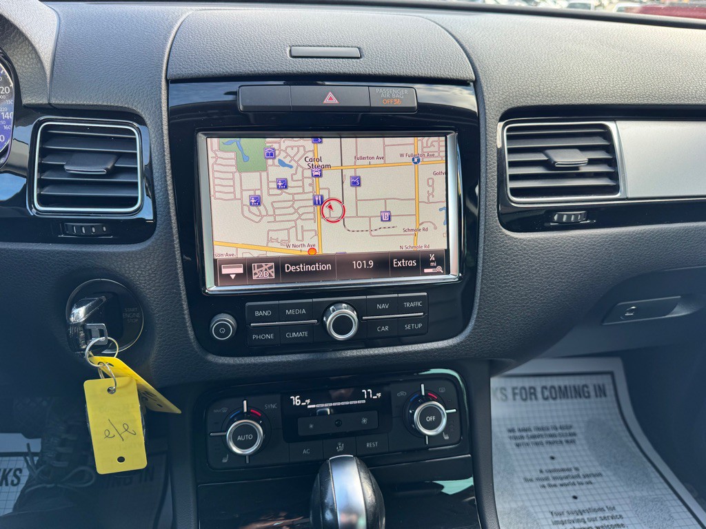 2013 Volkswagen Touareg Image 10