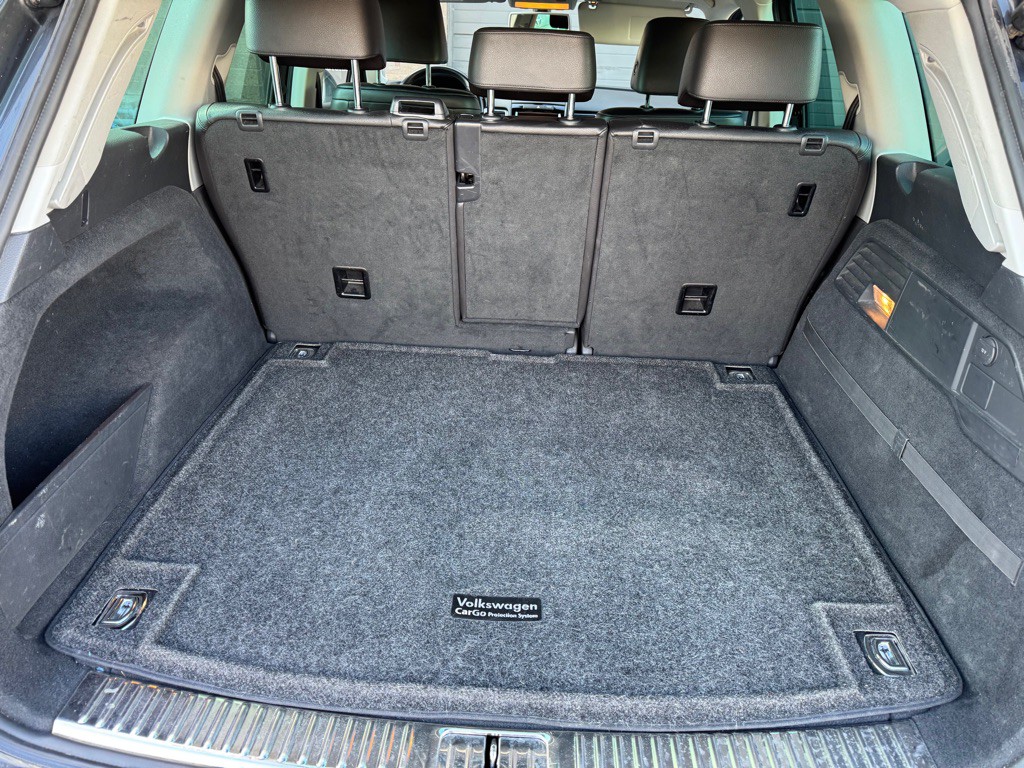 2013 Volkswagen Touareg Image 17