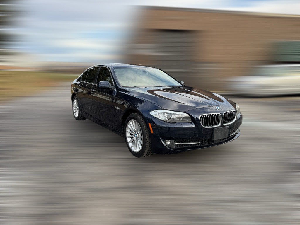 2013 BMW 5 Series Image 1