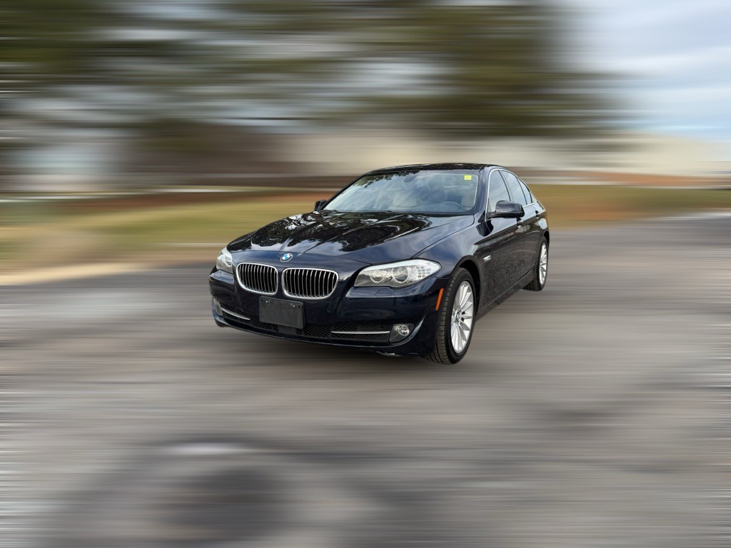 2013 BMW 5 Series Image 2