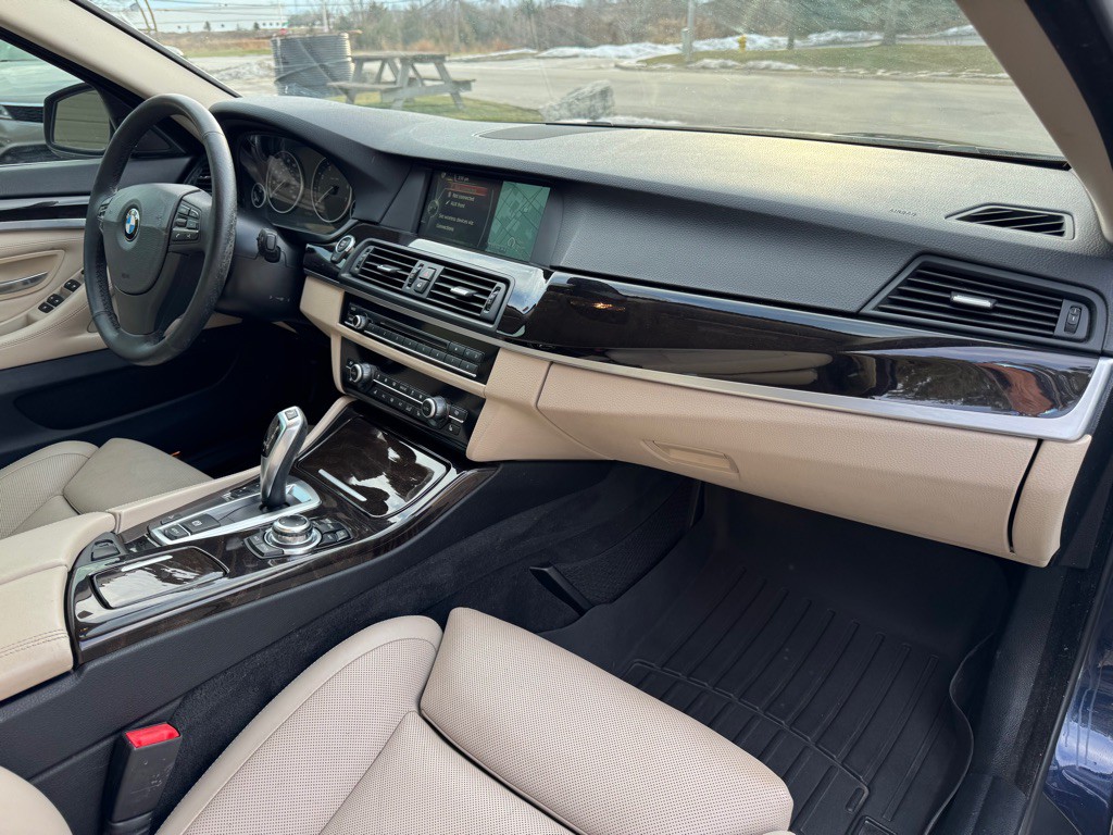 2013 BMW 5 Series Image 13