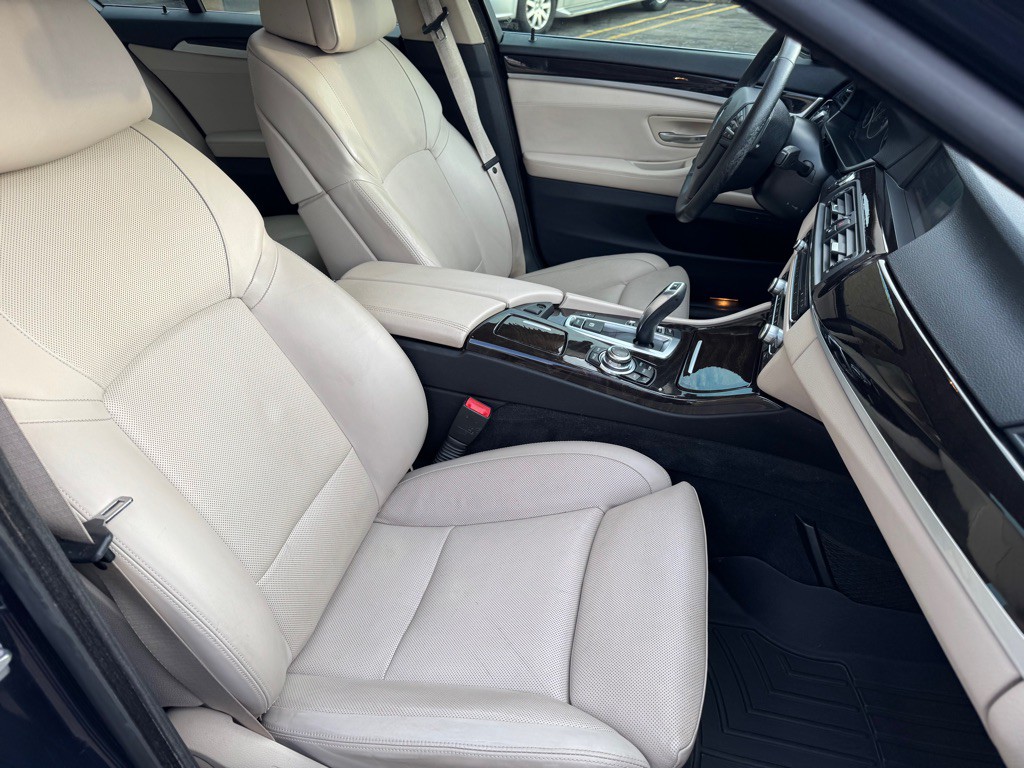 2013 BMW 5 Series Image 14