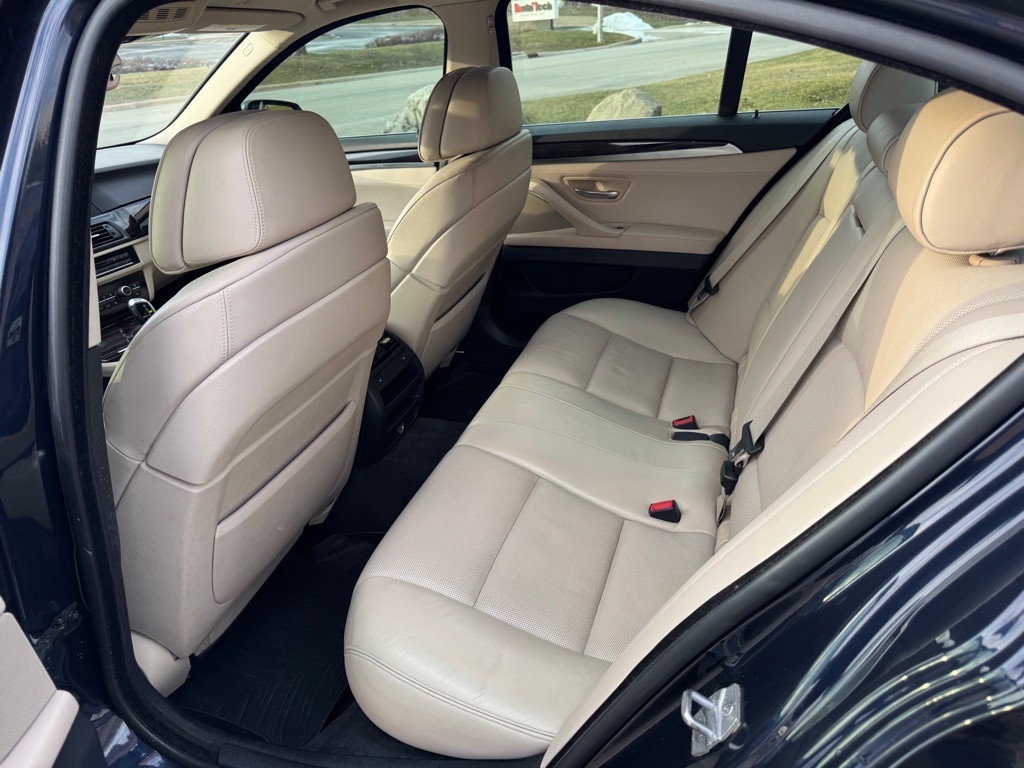 2013 BMW 5 Series Image 15