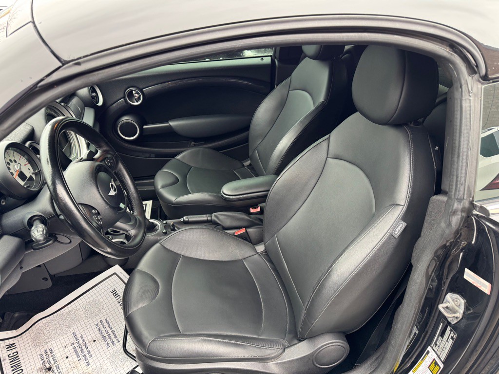 2012 MINI Cooper Image 11