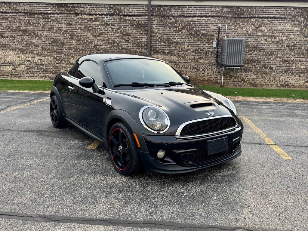 2012 MINI Cooper Image 2