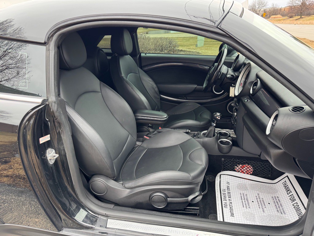 2012 MINI Cooper Image 13