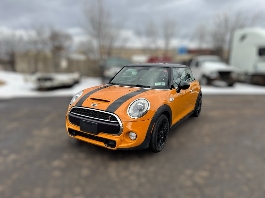 2015 MINI Cooper Image 1