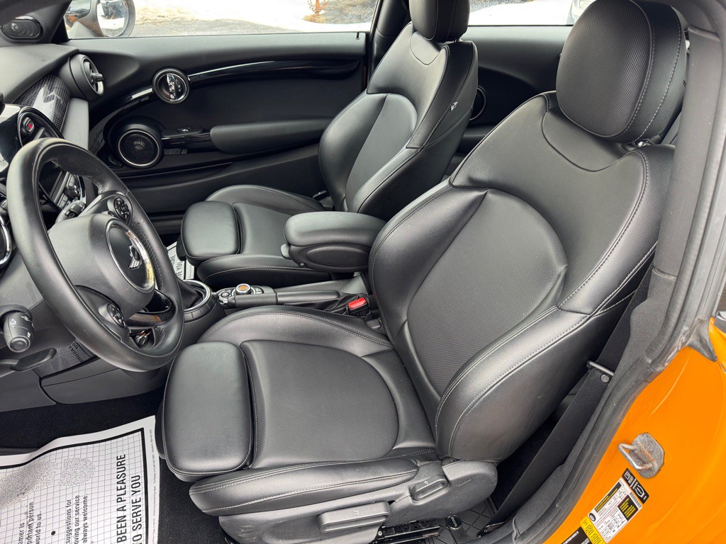 2015 MINI Cooper Image 10