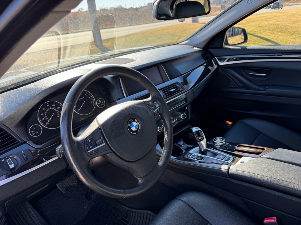 2014 BMW 5 Series Image 12