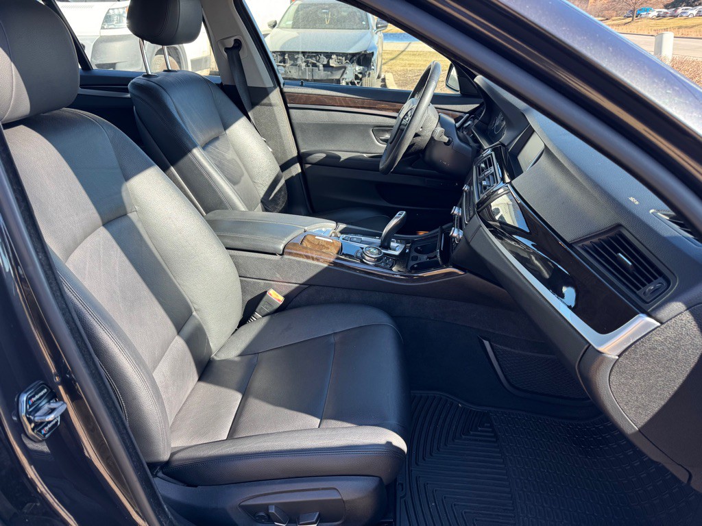 2014 BMW 5 Series Image 15