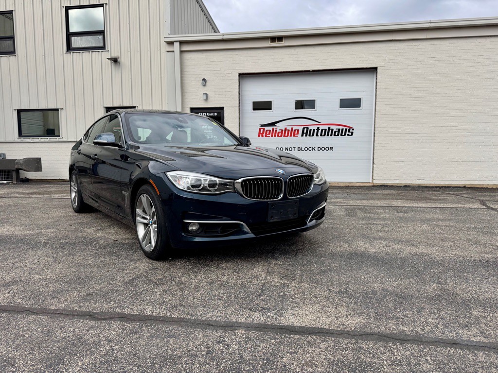 2016 BMW 3 Series Image 2