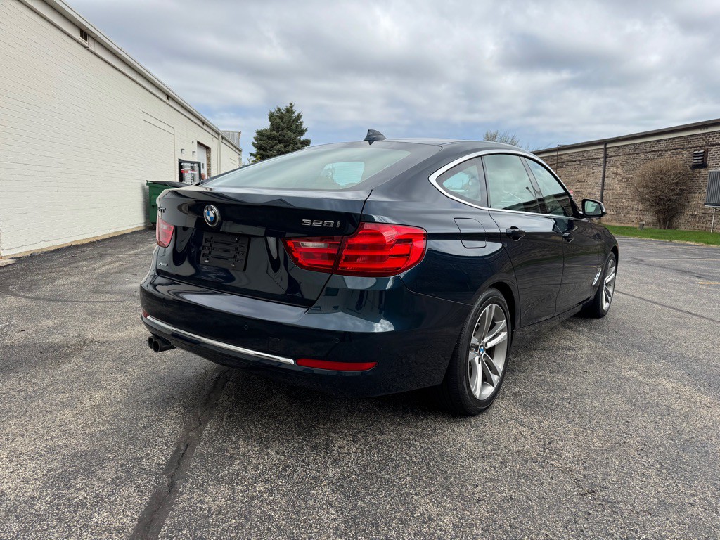 2016 BMW 3 Series Image 6