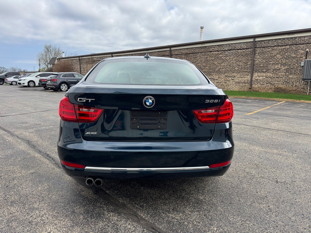2016 BMW 3 Series Image 8