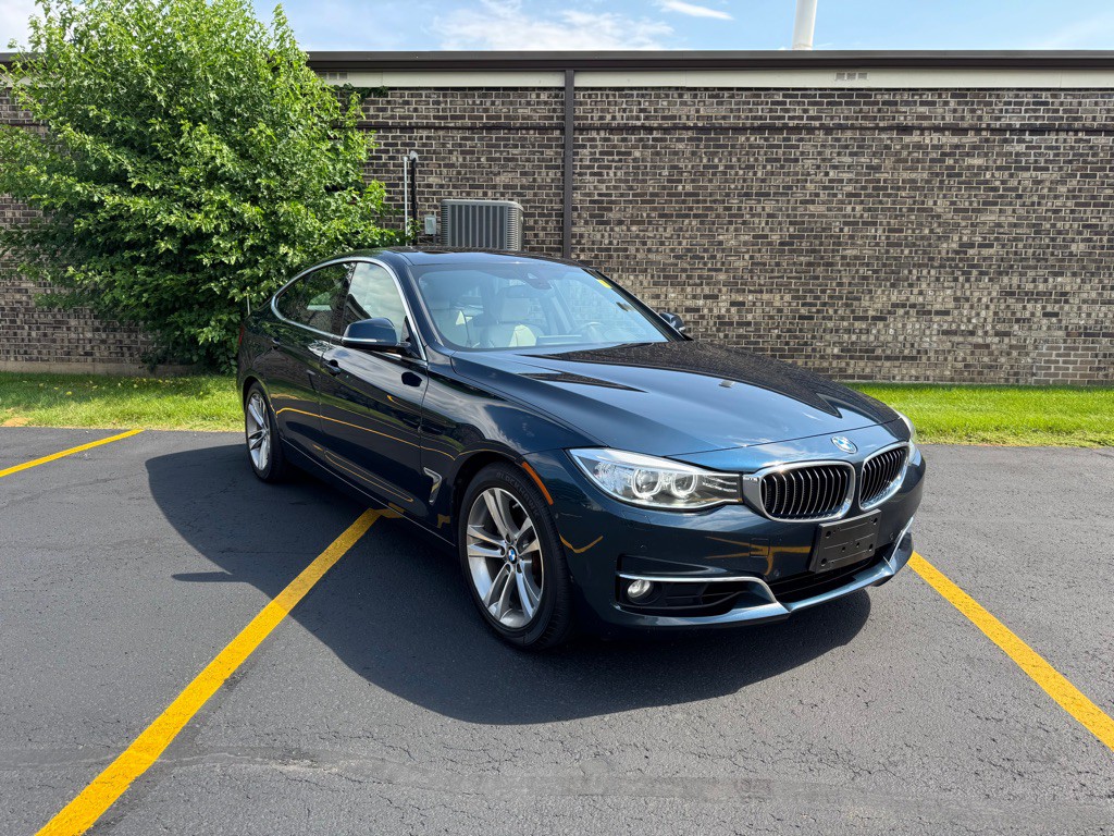 2016 BMW 3 Series Image 2