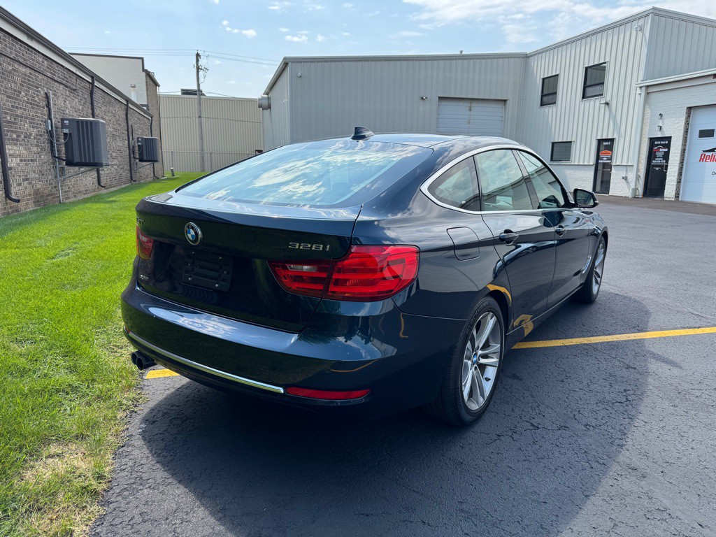 2016 BMW 3 Series Image 6