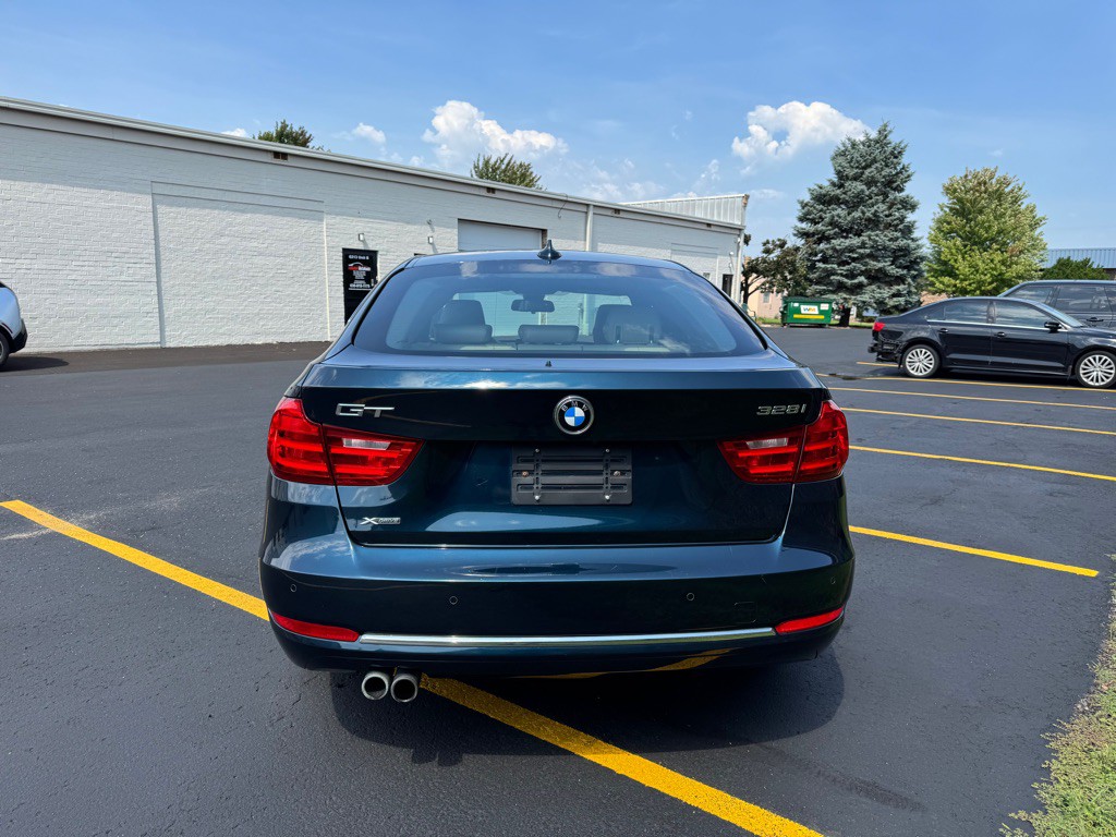 2016 BMW 3 Series Image 8