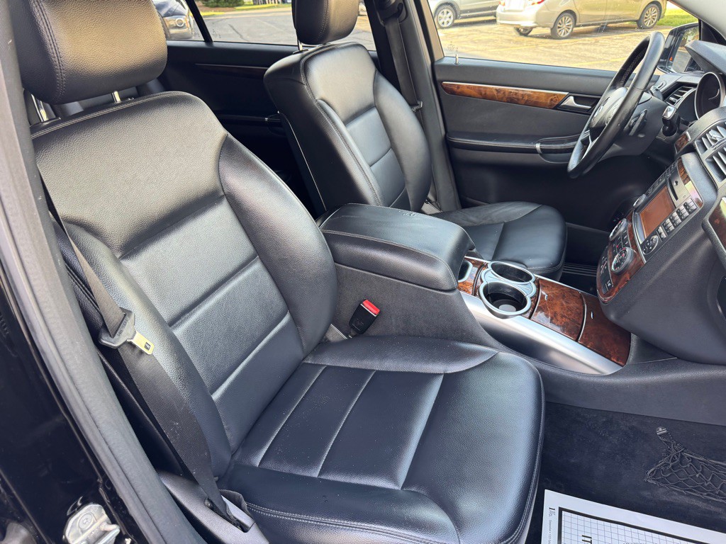 2012 Mercedes-Benz R-Class Image 13