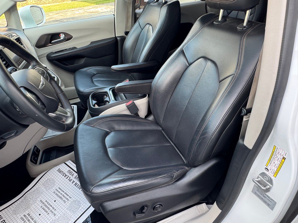 2018 Chrysler Pacifica Image 9