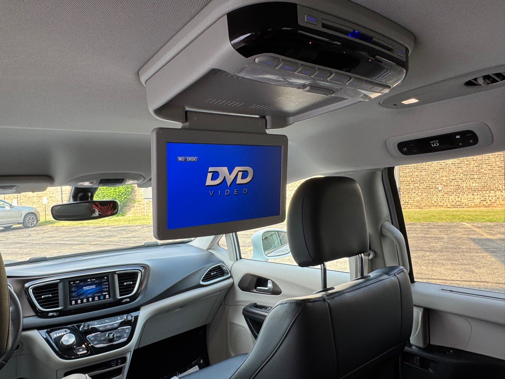 2018 Chrysler Pacifica Image 13