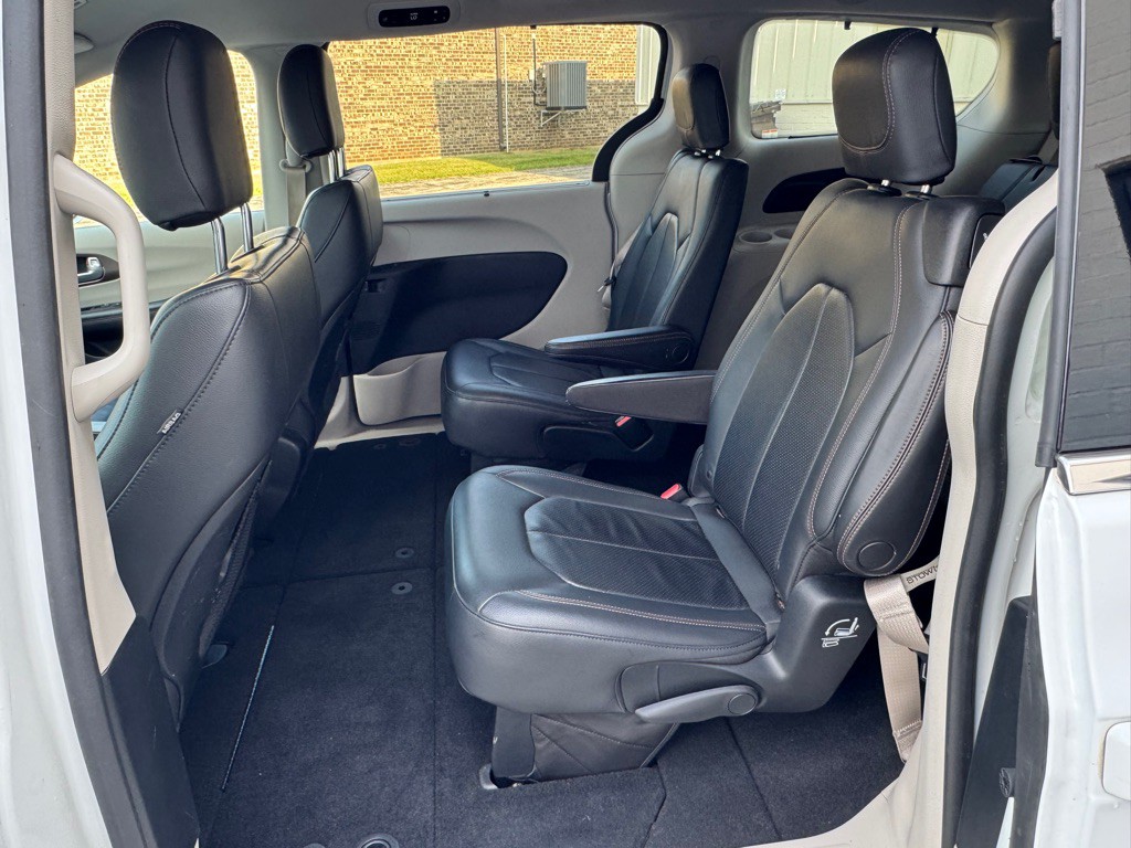 2018 Chrysler Pacifica Image 15