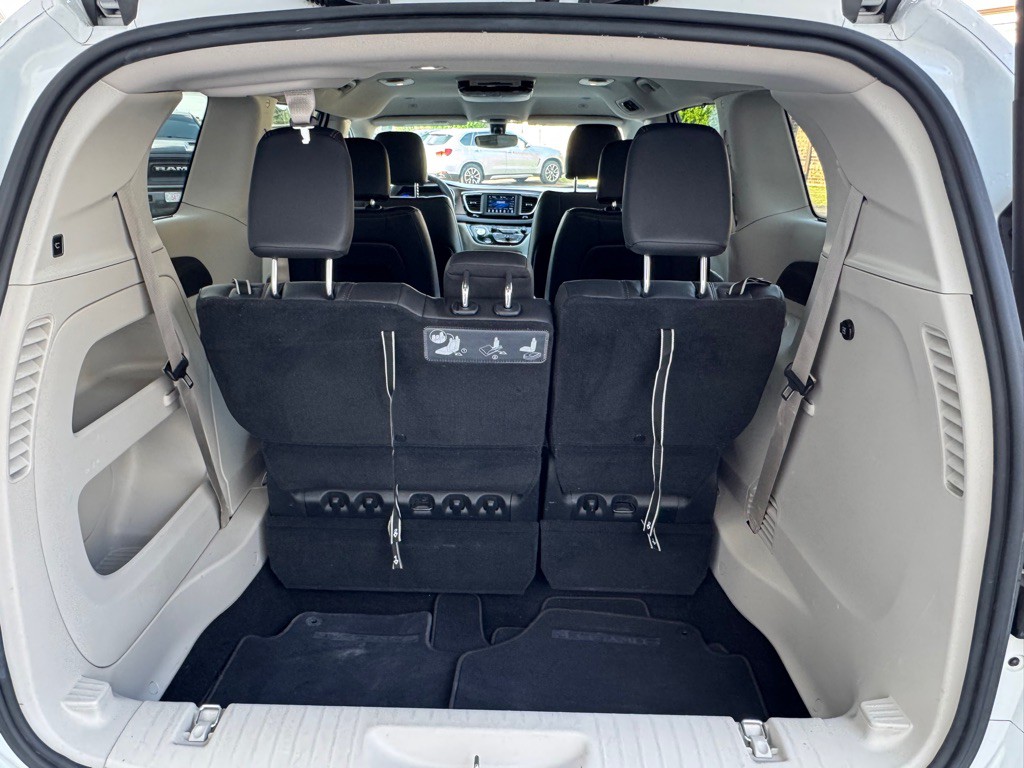 2018 Chrysler Pacifica Image 17