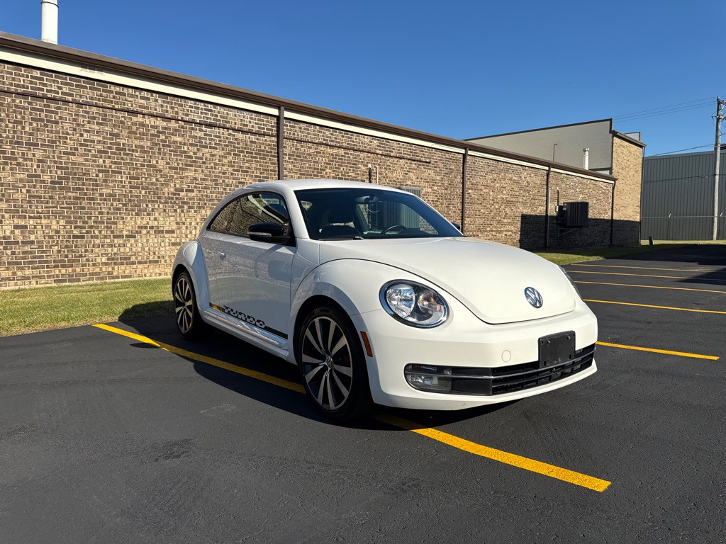 2012 Volkswagen Beetle Image 3