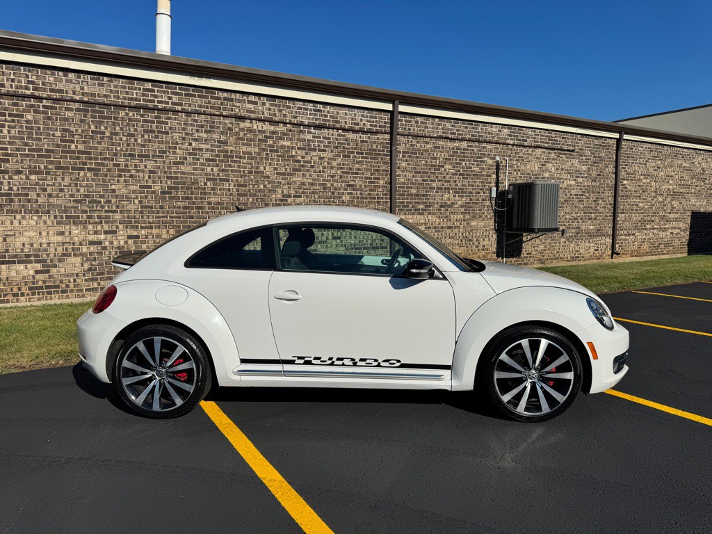 2012 Volkswagen Beetle Image 5