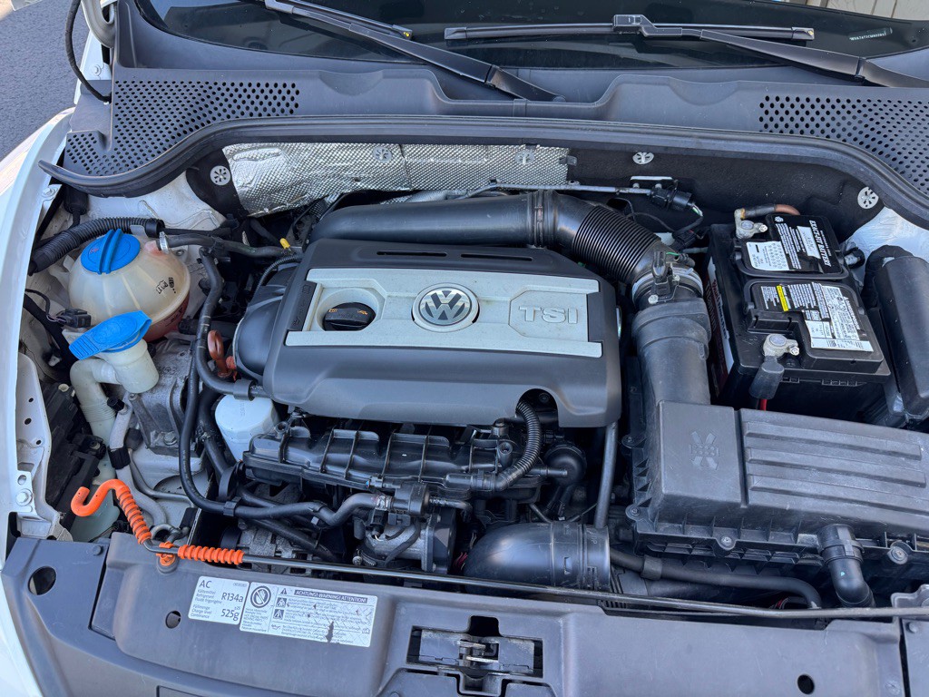 2012 Volkswagen Beetle Image 20